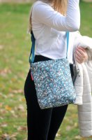 Reisenthel Kabelka přes rameno Shoulderbag S viola celeste HY4090
